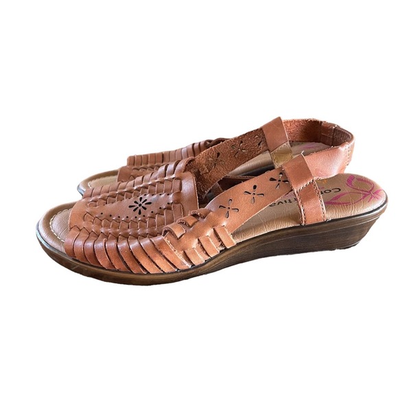 Comfortiva Shoes - Comfortiva Pillowtop Tan Leather Sandals Size 7